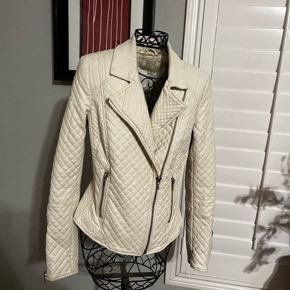 ZARA Outerwear Division TRAFULAC Sz M Quilted Assymetrical Faux Leather Jacket - Picture 6 of 7